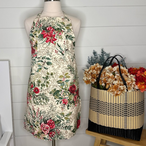 April Cornell Other - April Cornell Merry Vintage Christmas apron rose floral Holiday